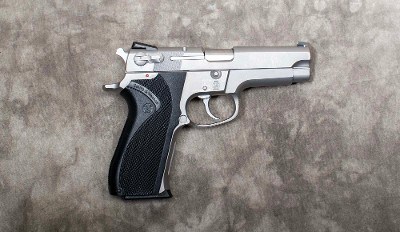 SMITH & WESSON ~ 5906 ~ 9MM LUGER - Image 1 of 6