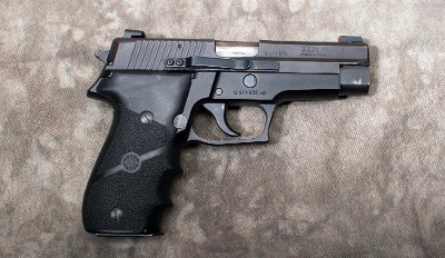 SIG SAUER ~ P226 ~ 9MM LUGER - Image 1 of 5