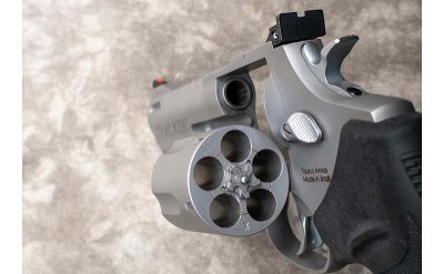 TAURUS ~ TRACKER 44 ~ .44 REM MAGNUM - Image 3 of 3