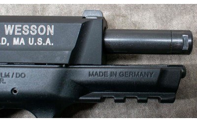 SMITH & WESSON ~ M&P 22 ~ .22 LONG RIFLE - Image 6 of 7