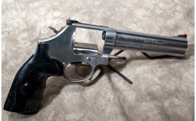 SMITH & WESSON ~ 686-6 ~ .357 MAGNUM - Image 4 of 6