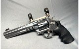 Smith & Wesson 629-5 .44 Magnum - 3 of 4