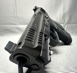 Smith & Wesson M&P M2.0 9mm - 1 of 4
