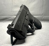 Smith & Wesson M&P Shield M2.0 9mm - 1 of 4