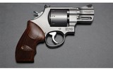 Smith Wesson
627 5
357 Magnum