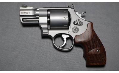 Smith Wesson ~ 627-5 ~ 357 Magnum