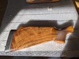 Winchester Model 12 pump shotgun Wenig
English Walnut custom Trap stock - 2 of 5