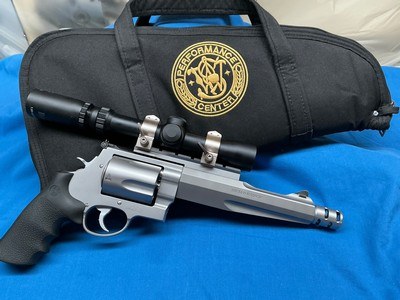 PERFORMANCE CENTER MODEL 500 W/ 1.5-4 BURRIS