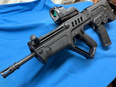 IWI TAVOR SAR 5.56 with Mepro 21M reflex sight, Cleaning Kit pouch w/contents unused, 1 magpul magazine - Image 3 of 12