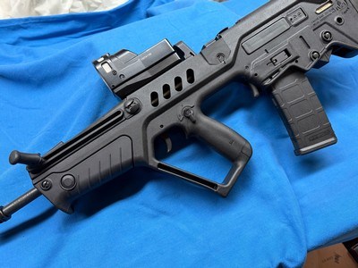 IWI TAVOR SAR 5.56 with Mepro 21M reflex sight, Cleaning Kit pouch w/contents unused, 1 magpul magazine - Image 9 of 12