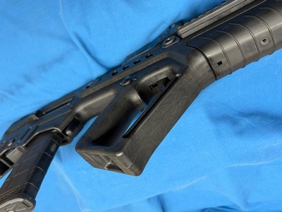 IWI TAVOR SAR 5.56 with Mepro 21M reflex sight, Cleaning Kit pouch w/contents unused, 1 magpul magazine - Image 12 of 12