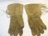 Fine Pair of Early Buckskin Fringed and Beaded Gauntlets - 4 of 5