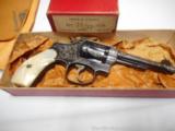 Engraved Post-war Smith and Wesson 22/32 kit gun in correct red box - 6 of 15
