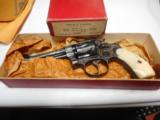Engraved Post-war Smith and Wesson 22/32 kit gun in correct red box - 1 of 15