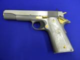 Colt 1911
- 4 of 6