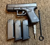 Glock 19 Gen 5 9mm NEW – Trijicon Night Sights – 3 OEM Magazines – Extras - 4 of 10