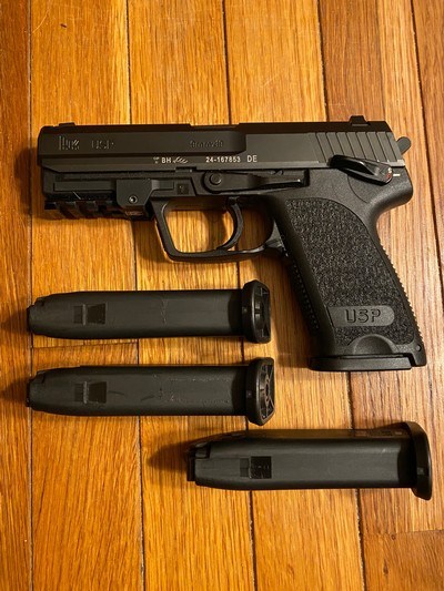 H&K USP9 V1 9mm with Extras