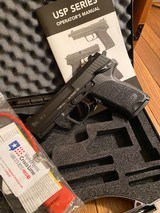 H&K USP9 V1 9mm with Extras - 6 of 7