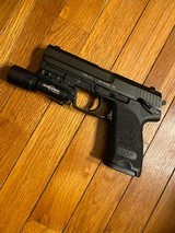 H&K USP9 V1 9mm with Extras - 7 of 7