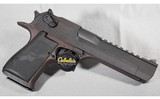 Magnum Research
Mark XIX Desert Eagle
.44 Remington Magnum