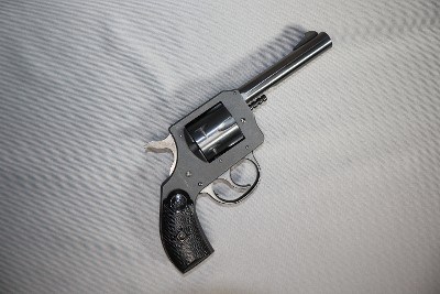 H&R INC ~ 632 ~ .32 S&W Long