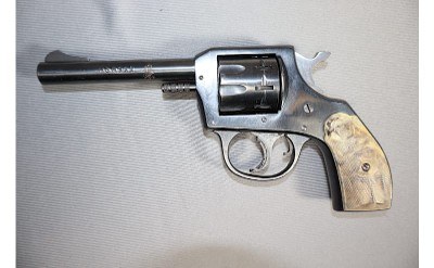 H&R INC ~ 922 ~ .22 LR