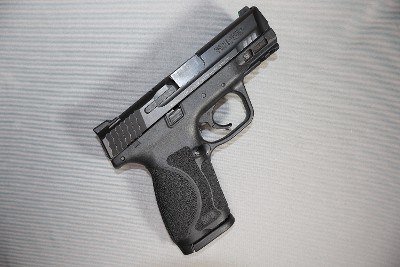 Smith & Wesson ~ M&P 40 ~ .40 S&W