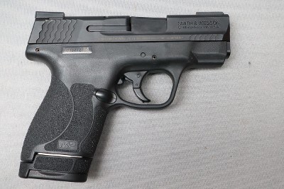 Smith & Wesson ~ M&P 9 Shield M2.0 ~ 9mm Luger
