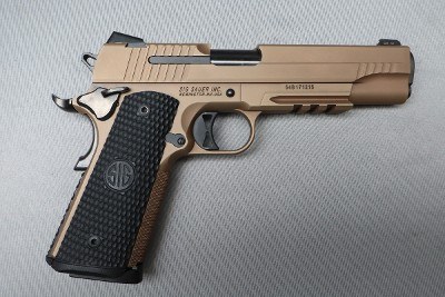 Sig Sauer ~ 1911 ~ .45 Auto