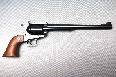Ruger ~ New Model Super Blackhawk ~ .44 Remington Magnum