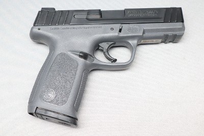 Smith & Wesson ~ SD40 ~ .40 S&W