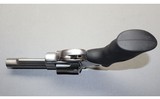 Smith & Wesson ~ 629-6 ~ .44 Magnum - 4 of 5