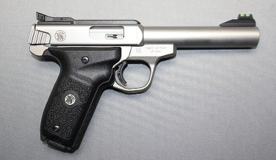 Smith & Wesson ~ SW22 Victory ~ .22 Long Rifle