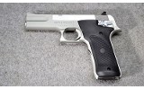 Smith & Wesson Model 622 - 2 of 4