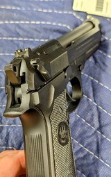 Beretta 92FS 9mm Pistol with 4 Mags (1 Extended), The Legendary Sidearm, Made in Italy - 5 of 9