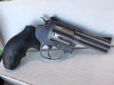 Smith-Wesson 60-4
3" Chiefs Special Target - 2 of 9