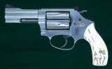 Smith & Wesson --- Model 60-14 Chief's Special --- .357 Magnum - 1 of 8