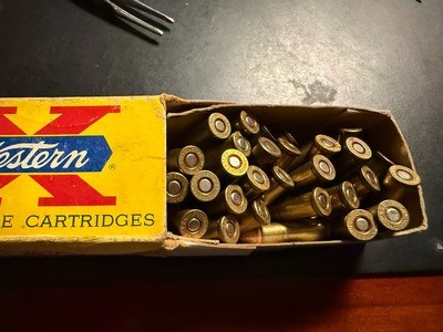 Vintage western 32Long Colt 82 Gr Lubaloy Ammo - Image 2 of 7