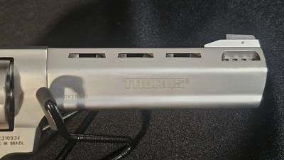 Taurus 444 .44 Magnum Revolver - Image 7 of 11