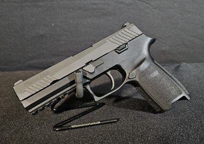 Sig Sauer 9 MM Pistol - Image 2 of 10