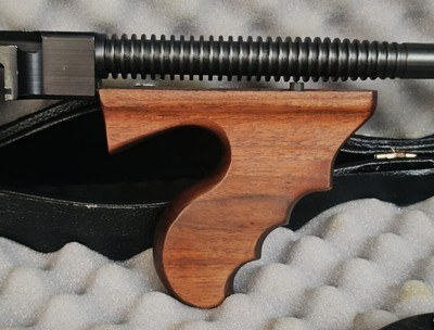 Auto Ordnance Thompsons 1927 A5 Pistol With 50 round Drum and Violin Case - Image 10 of 22