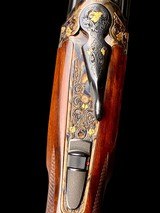 NEW UNFIRED! -- SPECIAL PRICE -- CAESER GUERINI -- MAXUM - LIMITED - GOLD EDITION -- 20GA -- CASE-COLOURED ACTION - DELUXE WOOD
CASED W/ ACCESSORIES - 9 of 14