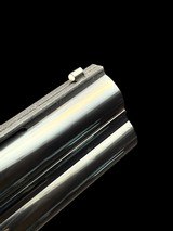 NEW UNFIRED! -- SPECIAL PRICE -- CAESER GUERINI -- MAXUM - LIMITED - GOLD EDITION -- 12GA -- 32