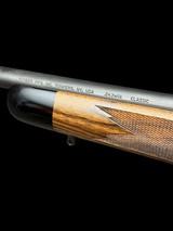 KIMBER
-- 84M -
SELECT GRADE
- FANCY FRENCH WALNUT
- 243 WIN
-
30MM RINGS
-- THREADED BBL
- MINT - 6 of 14