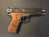 Smith & Wesson Pistols
Performance Center
Model 952 1