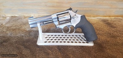 Smith & Wesson Model 617-8, 22 Long Rifle, 4 1/8
