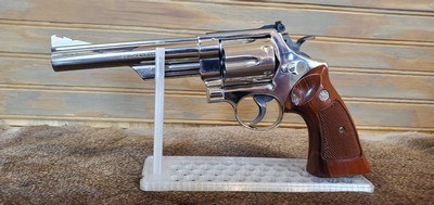 Smith & Wesson Model 29-2, 44 Magnum 6