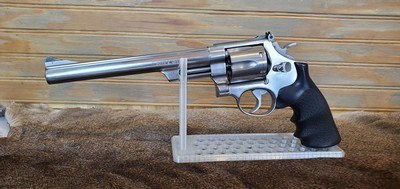 Smith & Wesson Model 657 