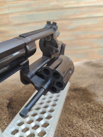 Smith & Wesson Model 568-1, 357 Magnum, Silhouette Sight, 8 1/2