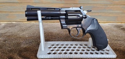 Colt Diamondback, 38 Special, 4